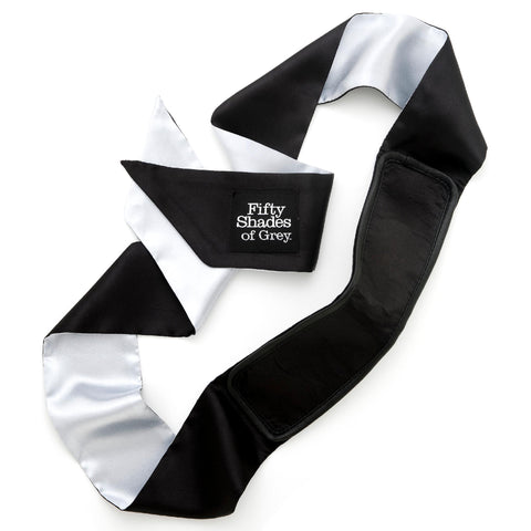 Fifty Shades Deluxe Blackout Original Packaging(net)