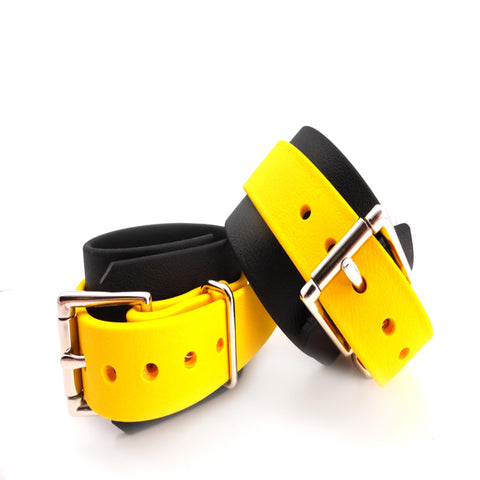 Restraints Wrist Biothane Black & Yellow